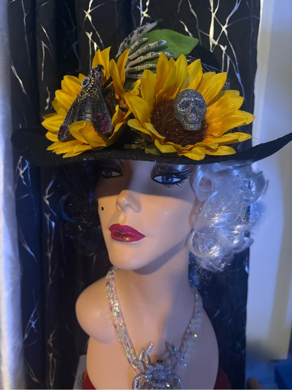 The FRANTIC HATTER 🎩70 days till 🎃